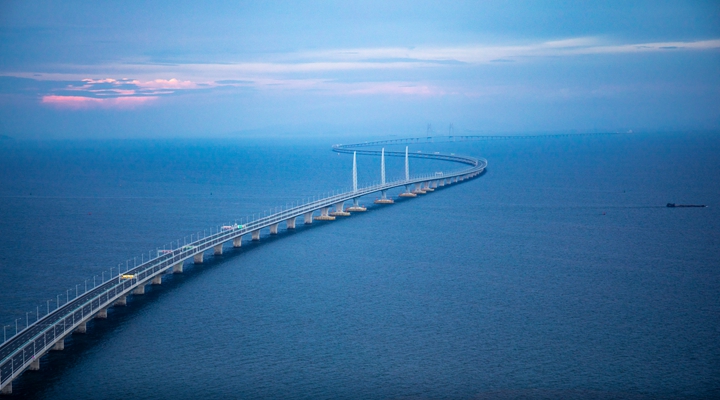 通關(guān)暢、人氣足！港珠澳大橋珠海公路口岸車流量連創(chuàng)新高