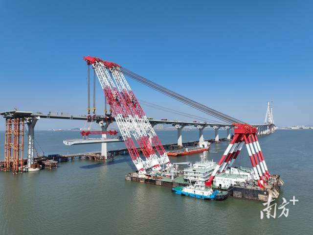 “大橋海鷗號”架設進行中。