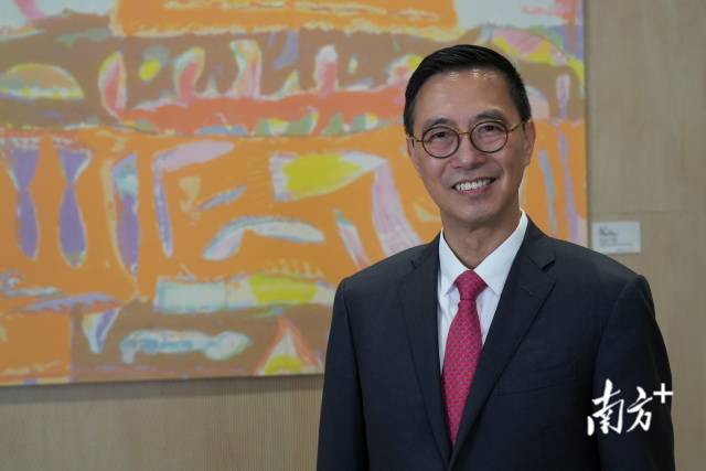 香港特區(qū)政府文化體育及旅游局局長楊潤雄。