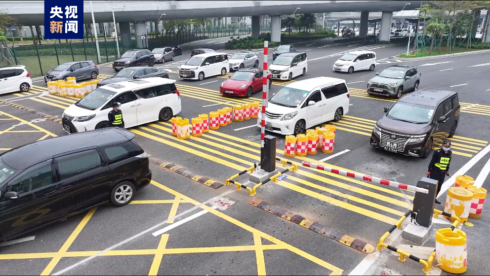 “兩車北上”再創(chuàng)新高！港珠澳大橋珠海公路口岸迎來出境車流高峰