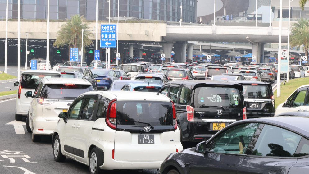 超100萬(wàn)人次！港珠澳大橋“人車(chē)兩旺” 自駕“北上”成主流