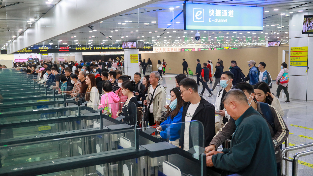拱北口岸出入境旅客突破5000萬(wàn)人次
