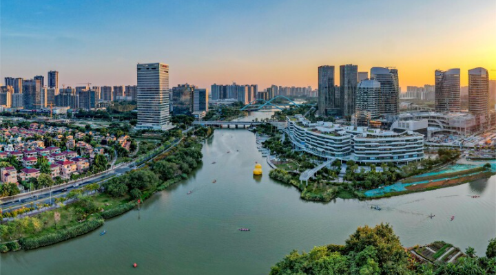 梁振英率團(tuán)“廣州南沙行”，聚焦與香港合作共贏