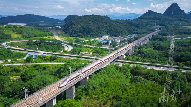 同比增72.4%！上半年廣深港高鐵累計發(fā)送跨境旅客758.7萬人次
