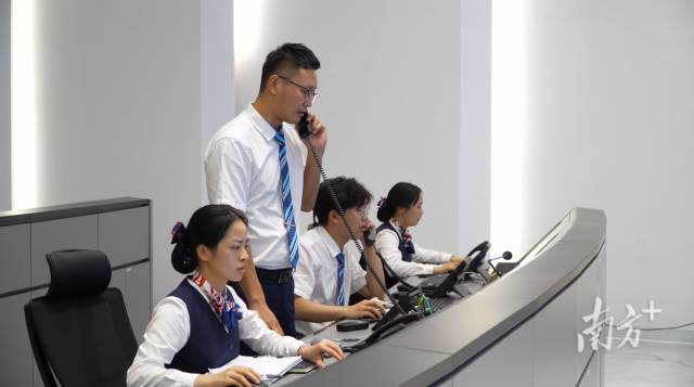 深中通道路網(wǎng)調(diào)度中心。南方+ 石磊 拍攝