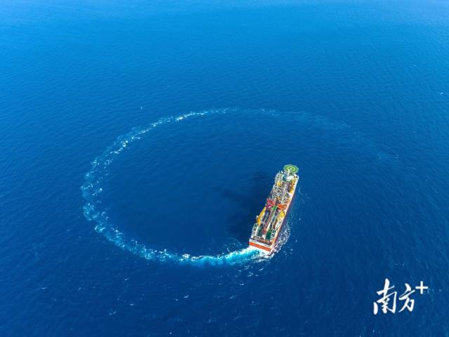 航行中的“夢(mèng)想”號(hào)。 中船黃埔文沖有限公司供圖