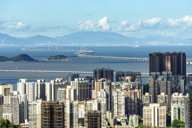 粵港澳大灣區(qū)諸城不斷突破地理界限，城市邊界日益模糊甚至趨于“消失”，看起來(lái)如同一座城市。來(lái)源：視覺(jué)中國(guó)
