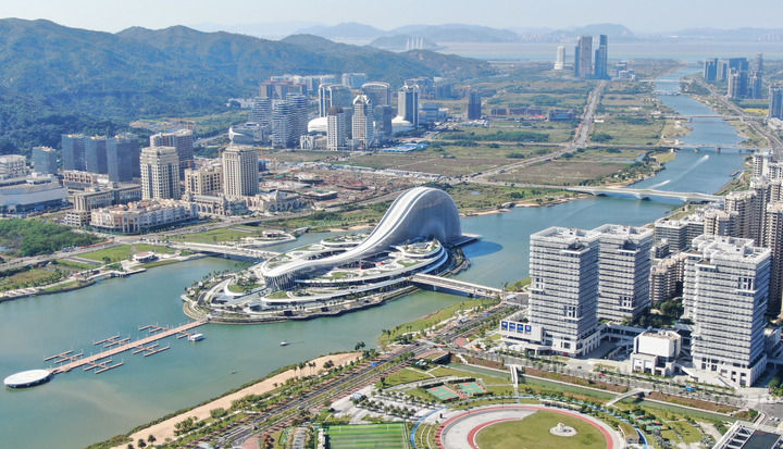 這是2024年11月26日拍攝的橫琴天沐琴臺（無人機(jī)照片）。新華社記者 鄧華 攝