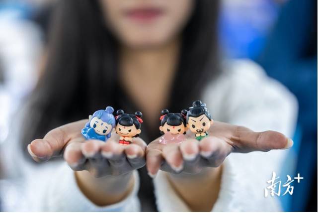 “排排坐mini系列”。