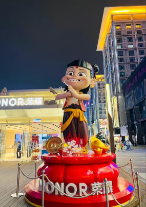 在東莞市區(qū)的大型哪吒手辦。圖源網(wǎng)友Z.7