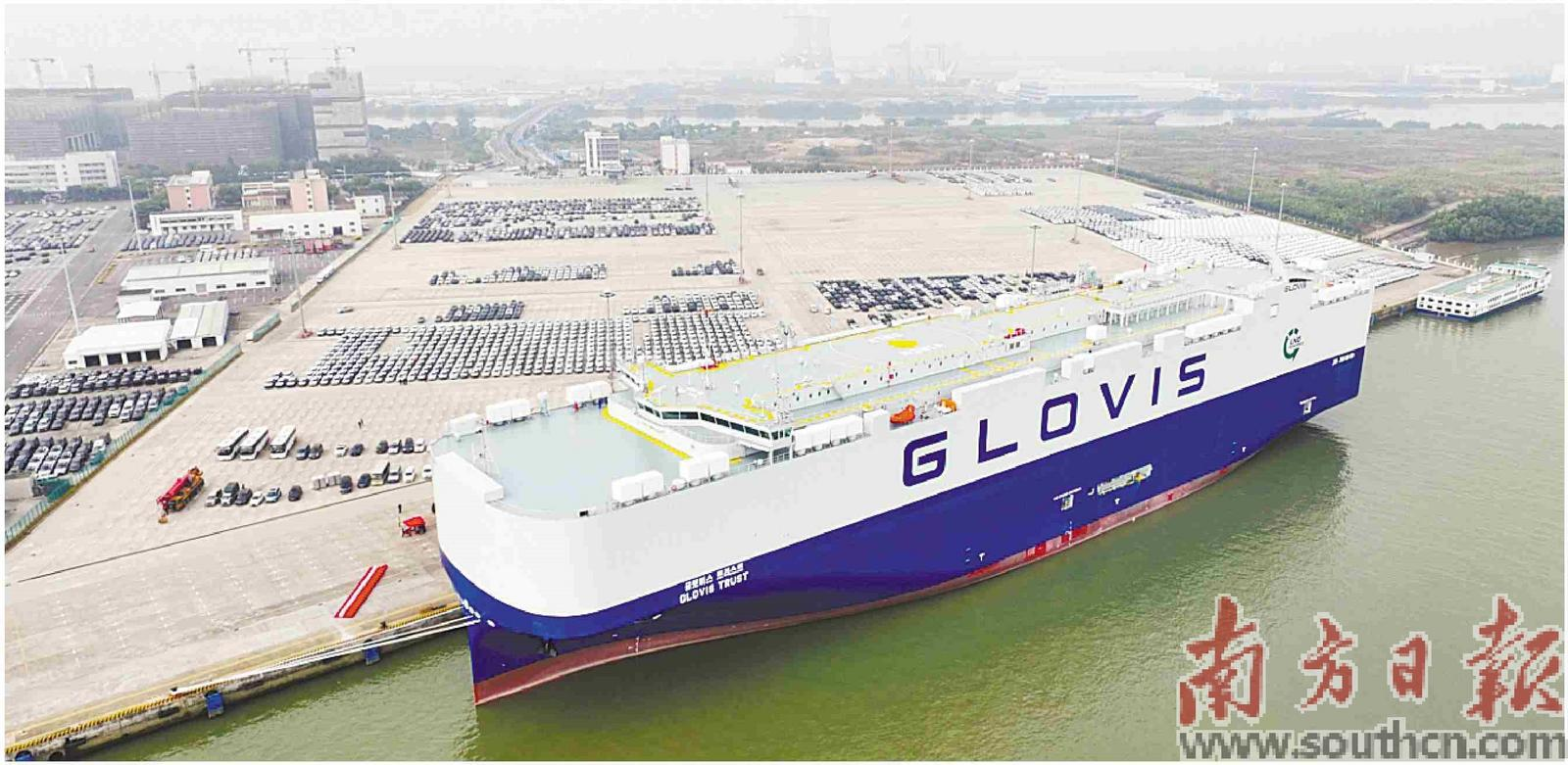 我國(guó)自主研制8600車(chē)汽車(chē)運(yùn)輸船在南沙交付