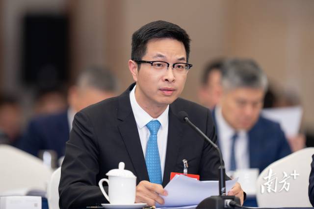 全國人大代表、廣東鼎泰機器人科技有限公司研發(fā)部經(jīng)理李政：設立機器人產(chǎn)業(yè)專項基金 支持“卡脖子”技術攻關