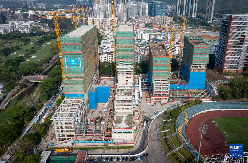 建設(shè)中的哈爾濱工業(yè)大學(xué)（深圳）重點(diǎn)實(shí)驗(yàn)室集群項(xiàng)目（4月1日攝，無(wú)人機(jī)照片）。