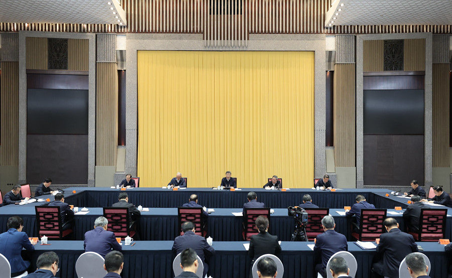 4月30日上午，中共中央總書記、國家主席、中央軍委主席習(xí)近平在上海主持召開部分省區(qū)市“十五五”時(shí)期經(jīng)濟(jì)社會(huì)發(fā)展座談會(huì)并發(fā)表重要講話。新華社記者 丁林 攝