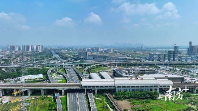 香港規(guī)劃師學(xué)會原會長李建華：突破物理邊界，釋放粵港“雙樞紐”聯(lián)動效應(yīng)