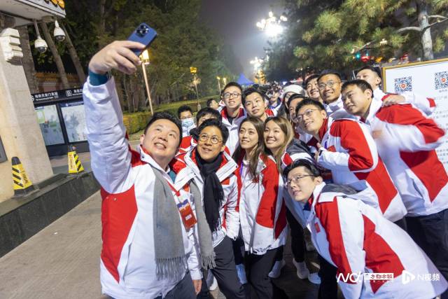 2023年，“港澳青年看祖國”系列活動(dòng)在北京舉行開營儀式，梁毓偉作為執(zhí)行團(tuán)長，率領(lǐng)150名港澳青年到北京參加交流活動(dòng)。 