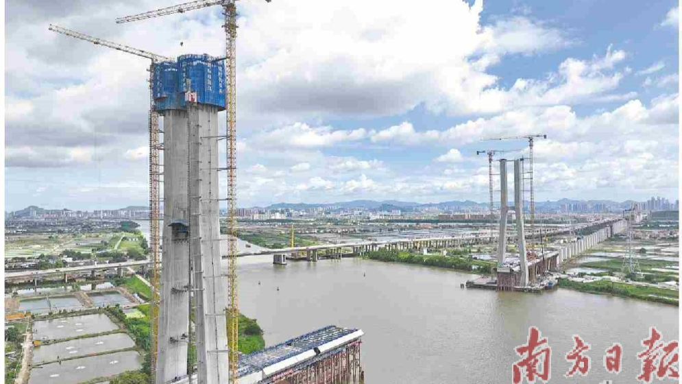 深江鐵路雞鴉水道特大橋雙主塔封頂 預(yù)計(jì)今年底合龍